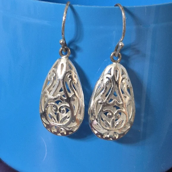 Chic Sterling Silver Teardrop Filigree Earrings - Picture 2 of 5